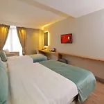 Days By Wyndham Arnavutkoy Hotel 3*